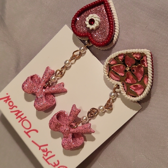 Betsey Johnson heart ❤️ torte dangle - Picture 3 of 4
